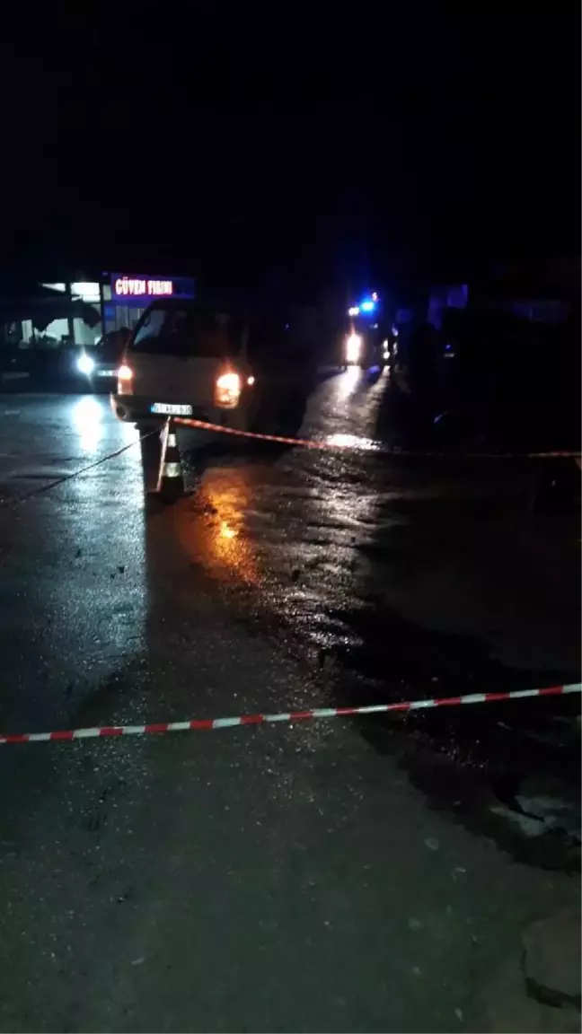 Kamyonetle çarpışan otomobildeki karı- koca yaralandı