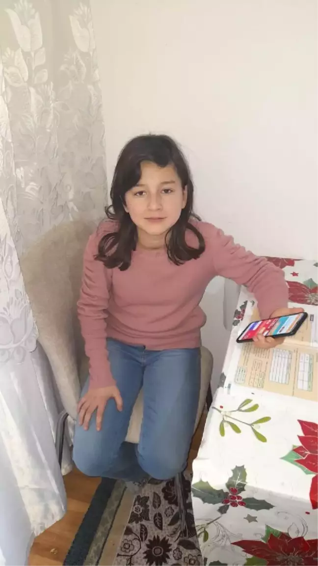 Son dakika! Derslerini telefondan takip eden Liva Nur, para dolu cüzdanı polise teslim etti