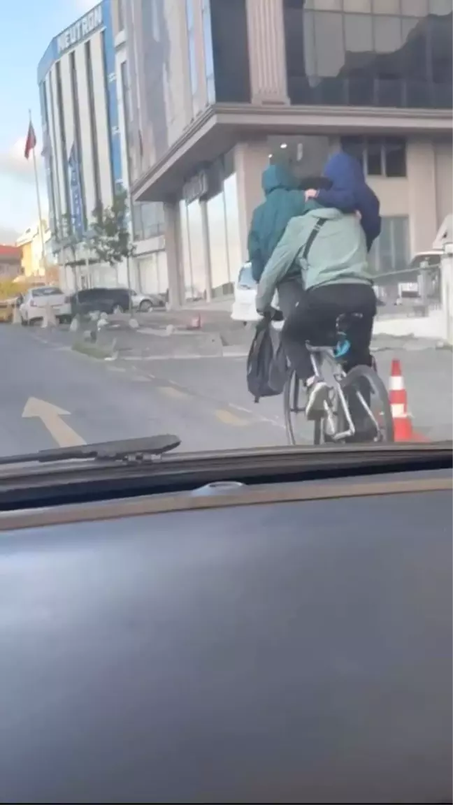Kağıthane'de Tehlikeli Yolculuklar