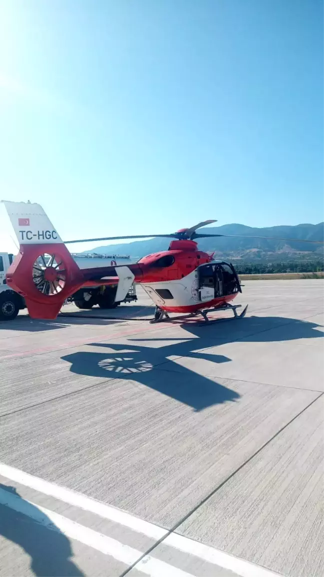 Tokat'ta doğuştan kalp rahatsızlığı olan yenidoğan bebek için ambulans helikopter havalandı