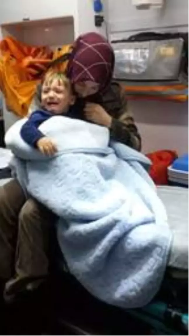 Ayağına kaynar su dökülen Adem, 2 saatte hastaneye yetiştirildi