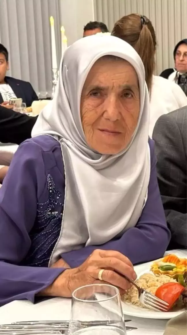 Danıştay Başkanı Zeki Yiğit'in Ablası Müzeyyen Erez Toprağa Verildi