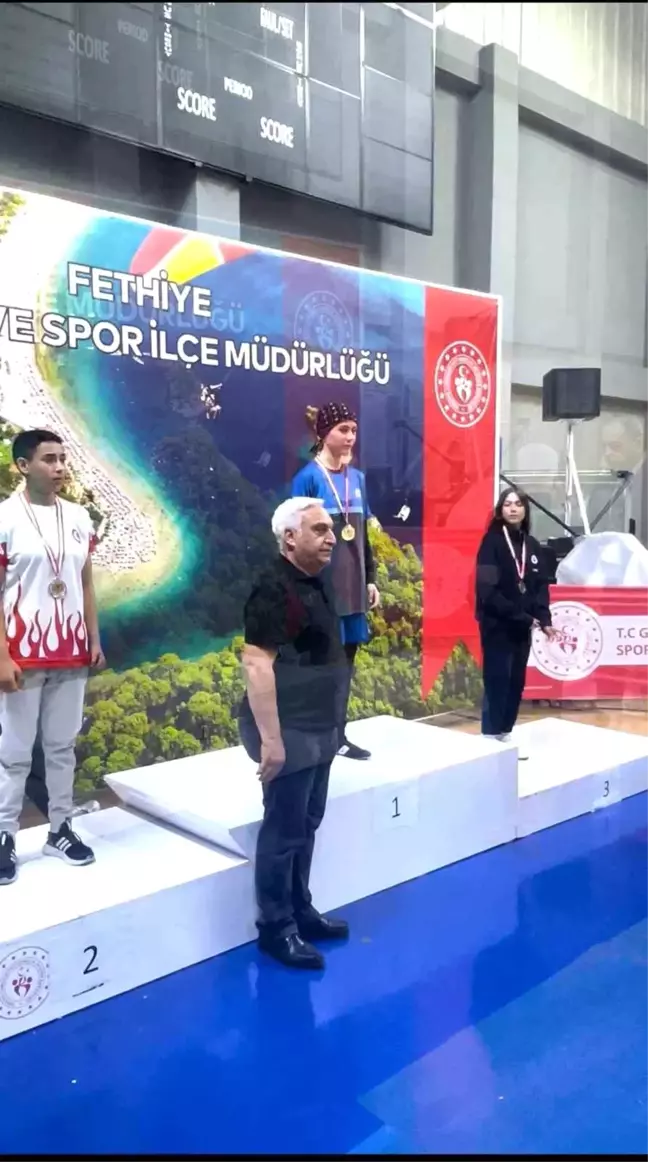 Kozanlı Sporcu Kadınlar Türkiye Ferdi Boks Şampiyonasında Şampiyon Oldu