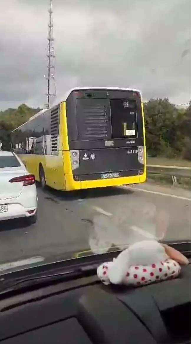 İstanbul'da İETT Şoföründen Emniyet Şeridine İhlal