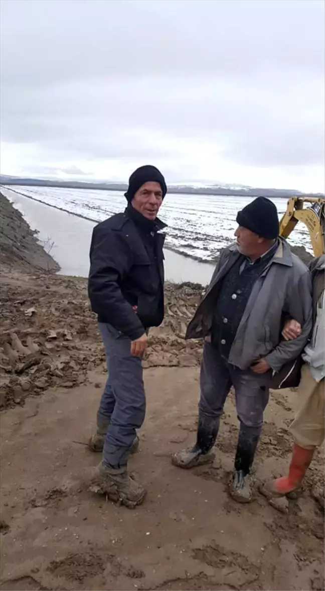 Suğla arazisindeki suyun boşaltılması için çalışmalar sürüyor