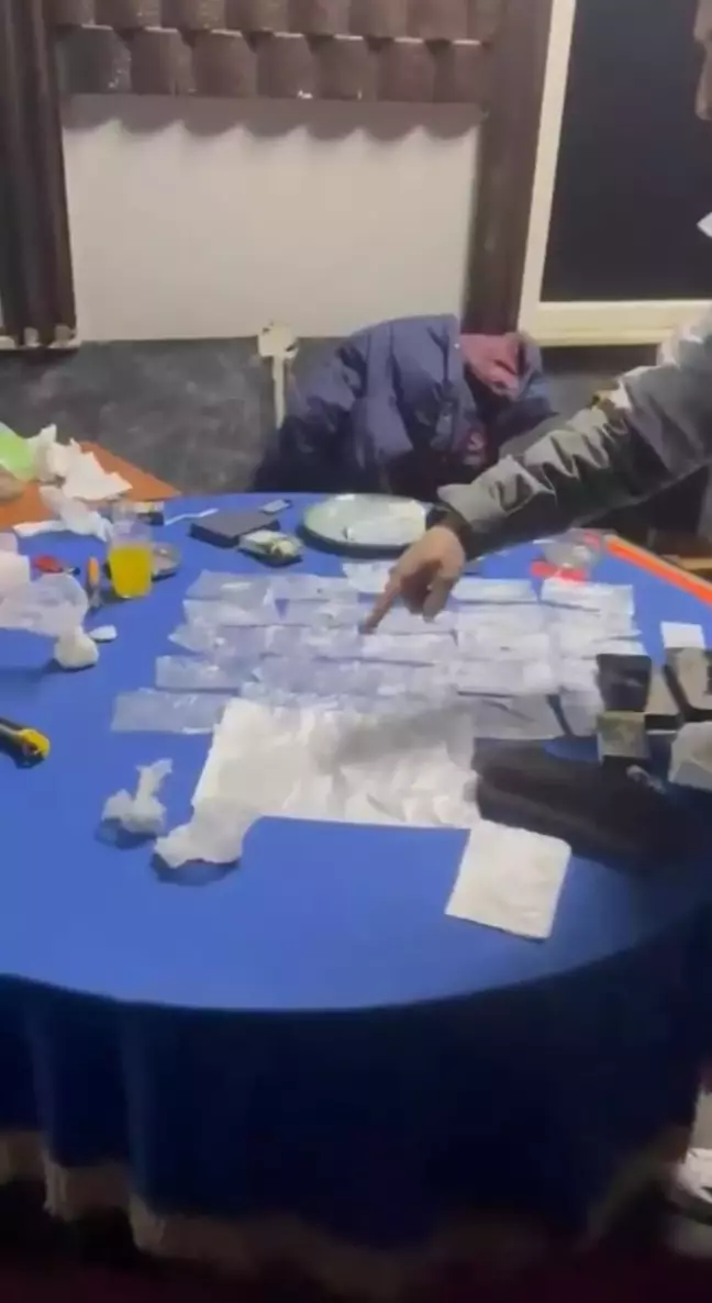 İstanbul'da Kıraathaneye Yapılan Kumarda Uyuşturucu Baskını
