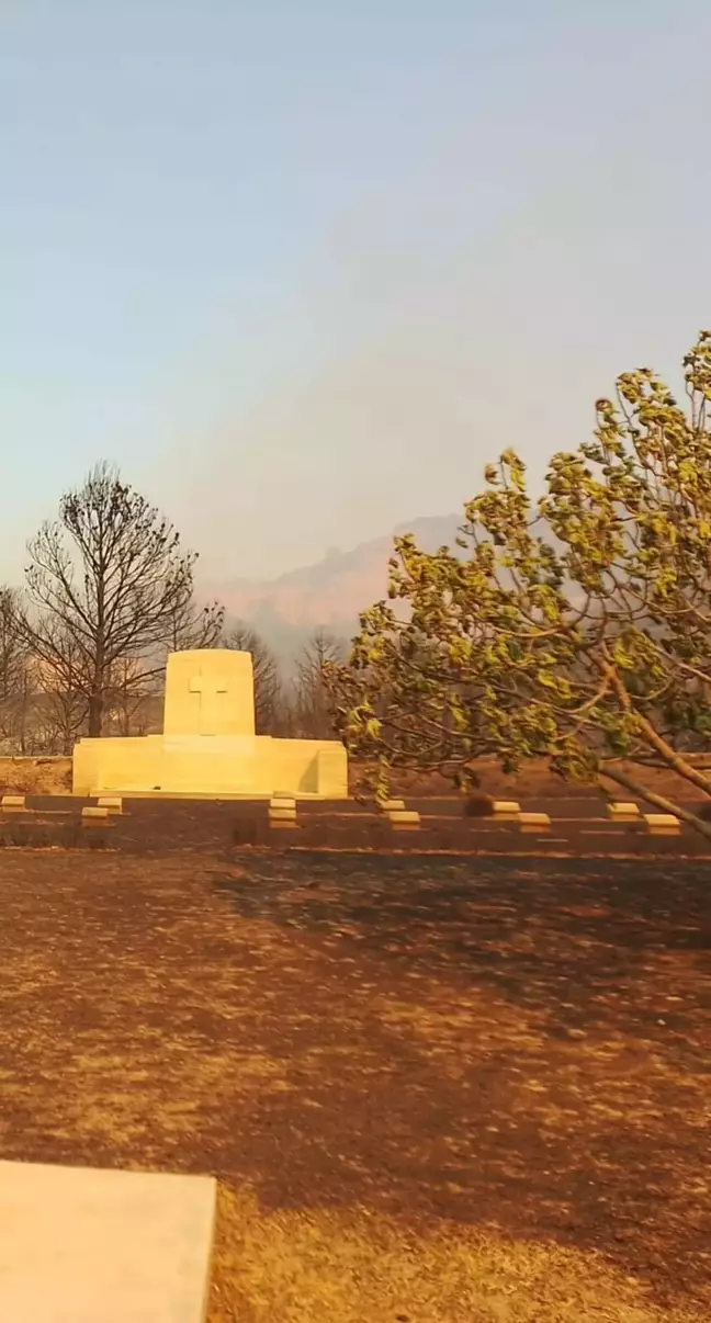 ANZAK MEZARLIĞI YANGINDA ZARAR GÖRDÜ