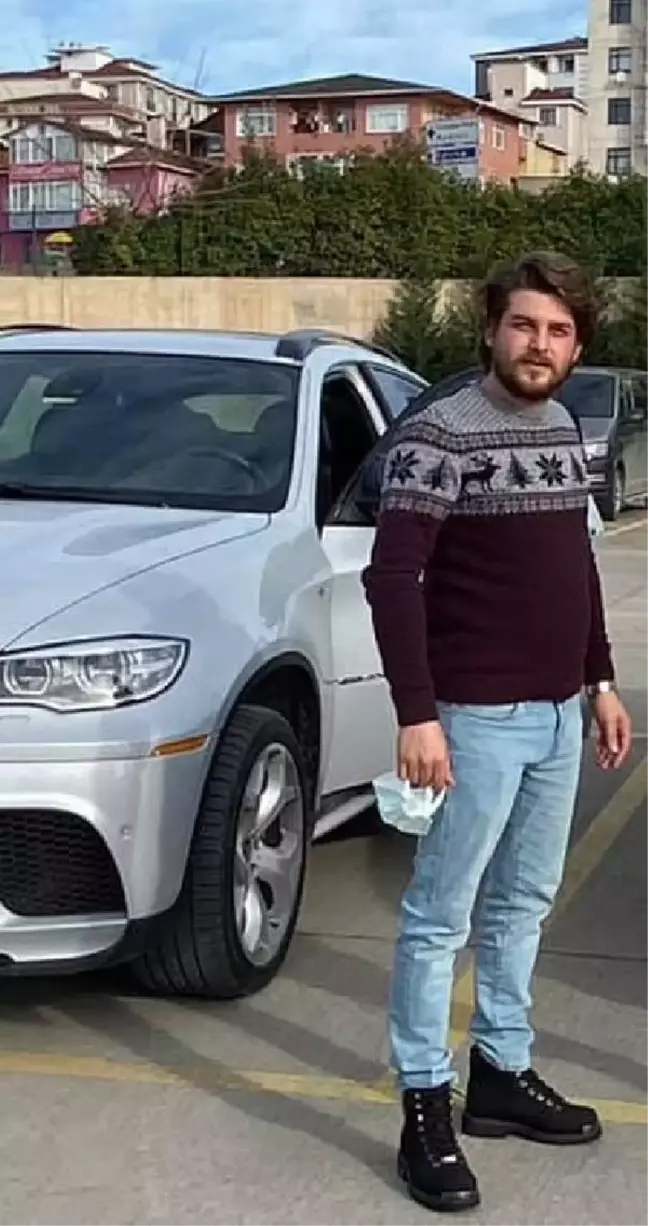 Çaya uçan otomobilin sürücüsü öldü