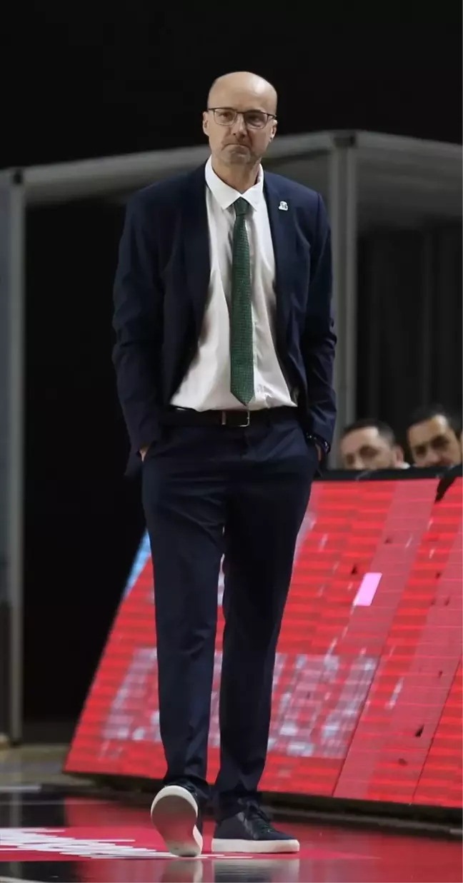Manisa Büyükşehir Belediyespor, Bursaspor İnfo Yatırım'ı 98-95 yendi