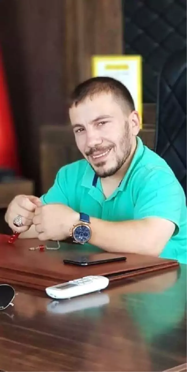 Kazada Ölen Rizeli Ünlü Türkücü Toprağa Verildi