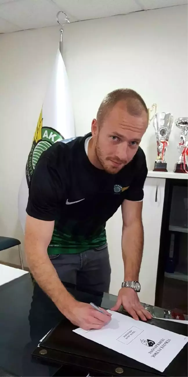 Akhisar Belediyespor Larsson'la 2 Yıllık Ön Anlaşma İmzaladı