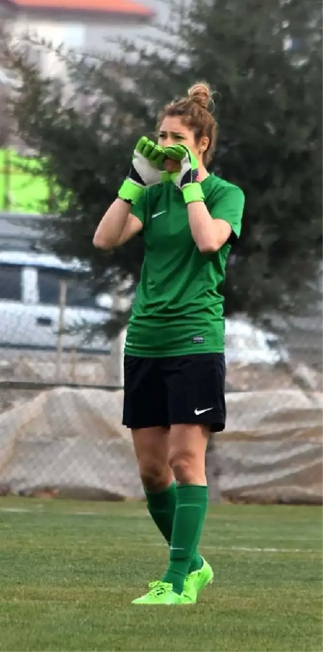Konak Belediyespor'da Fatma ve Gülbin Yuvaya Döndü