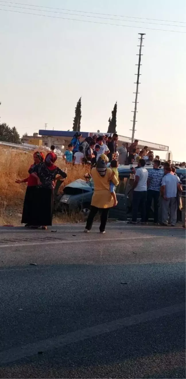 Gaziantep'te otomobil ile hafif ticari araç çarpıştı: 1 ölü, 7 yaralı