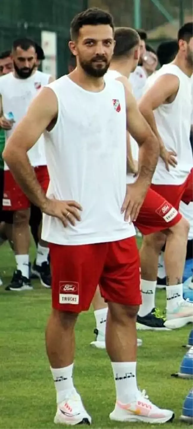 Karşıyaka'da Yılmaz Ceylan arayışı devam ederken Emre Gemici takımda kalacak