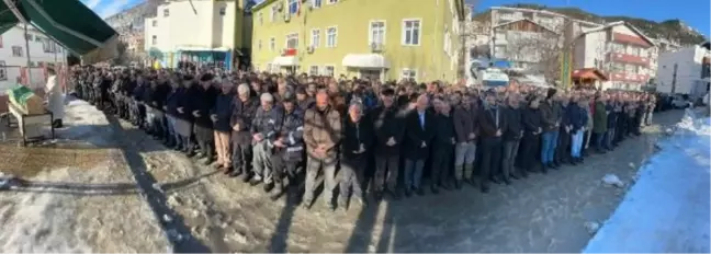 Artvin'de çığ düşen iş makinesi operatörü toprağa verildi