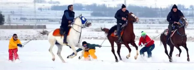 Erzurum Ovası'nda Atlı Snowboard