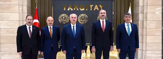 BAKAN GÜL'DEN YARGITAY'A ZİYARET