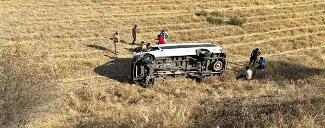 Şırnak'ta Ticari Taksi ile TPAO İşçi Servis Aracı Çarpıştı: 6 Yaralı