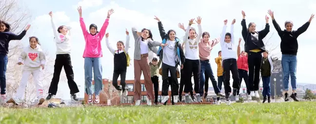 Kırsaldaki Öğrenciler İlk Kez Şehri Gezdi