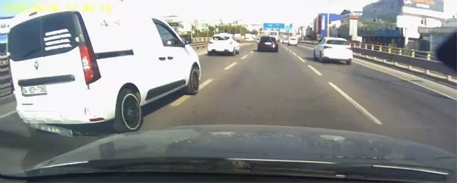Kocaeli'de Trafik Güvenliğini Tehlikeye Atan Sürücüler Kaydedildi