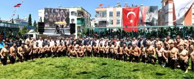 Muratpaşa Güreşleri'nde Orhan Okulu başpehlivan oldu