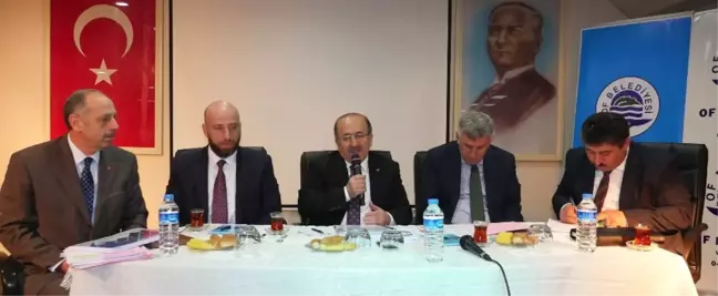 Başkan Gümrükçüoğlu, Of'ta Muhtarlarla Buluştu