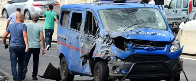 Dha;başkale' de Askeri Araca Saldırı;1 Asker Yaralı(1)