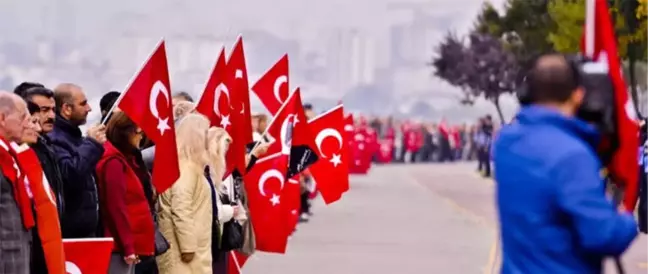 Atatürk, Maltepe'de, Saygı Zinciri ve Dalışıyla Anılacak