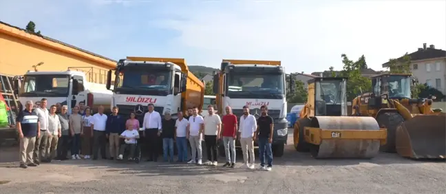 CHP Kocaeli Milletvekili Harun Özgür Yıldızlı, Karamürsel Belediyesine 7 iş makinesi tahsis etti