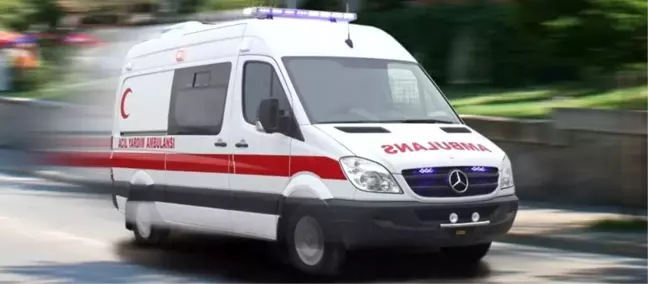 Taşova'da Otomobil Devrildi: 2 Yaralı