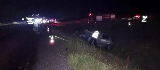 Afyonkarahisar'da Yolcu Otobüsüyle Çarpışan Otomobilin Sürücüsü Hayatını Kaybetti