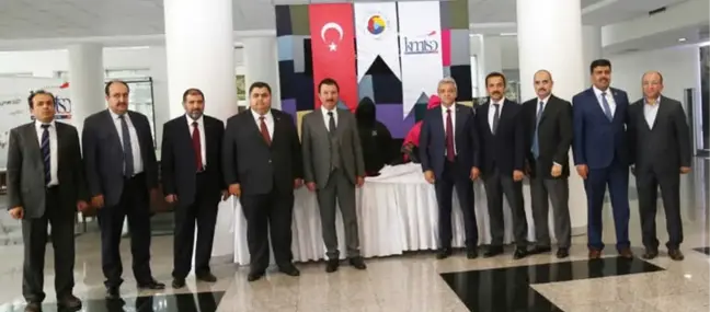 Kmtso'dan Öğrencilere Giyim Yardımı
