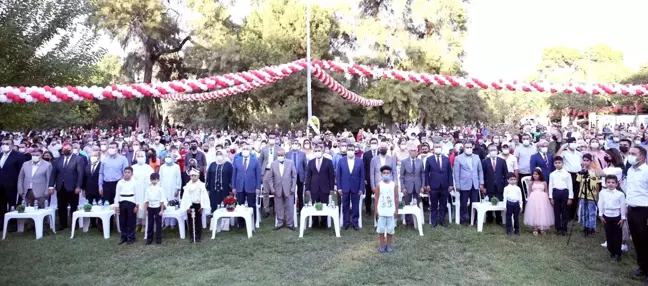 İzmir'de bin 81 çocuk için sünnet şöleni düzenlendi