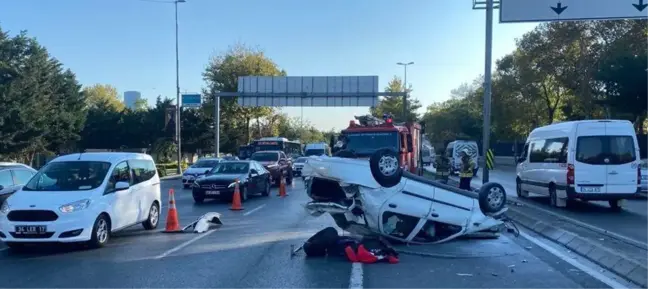 Sarıyer'de servis minibüsüne çarpan otomobilin takla attığı kazada 2 kişi yaralandı