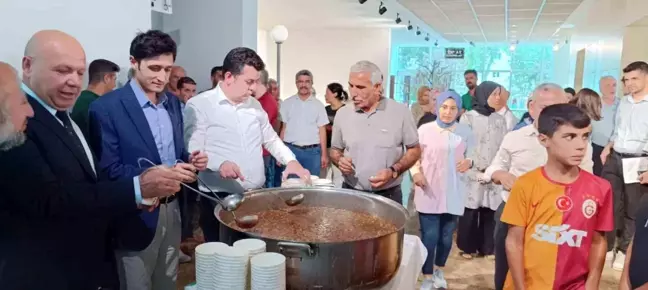 Adıyaman Kommagene Kültür Merkezinde düzenlenen aşure etkinliği büyük ilgi gördü