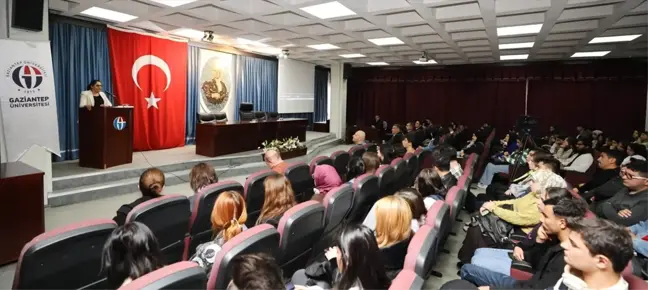 Gaziantep Üniversitesi'nde Cumhuriyet Paneli Düzenlendi