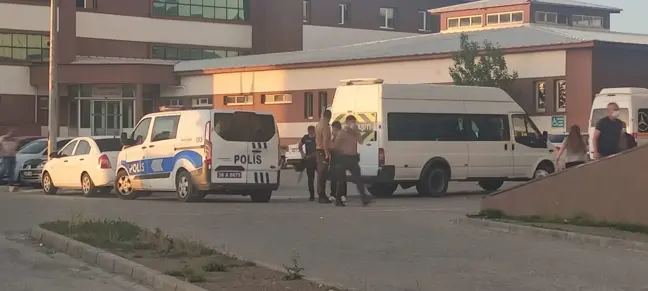 Kars'ta akrabalar arasında çıkan arazi kavgasında 1 kişi silahla yaralandı