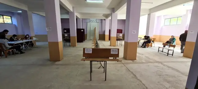 Muhtarlık seçimi için sandık başına gittiler