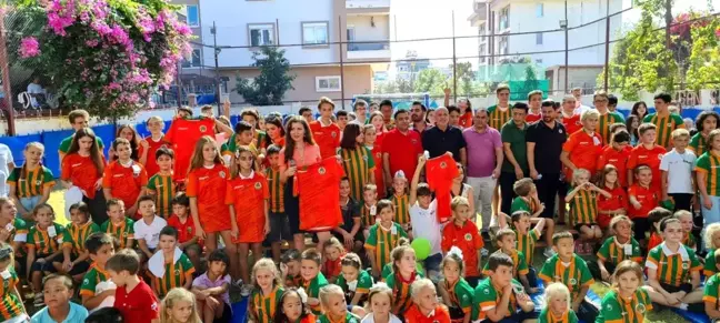Alanyaspor, Rus Okulunda öğrencilerle bir araya geldi