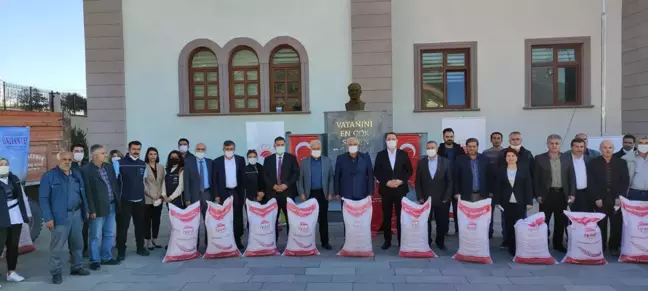 Nurdağı'nda çiftçilere tohumluk mercimek dağıtıldı