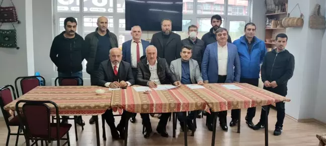 Gümüşhaneliler Derneği'nde Davut Karakaş güven tazeledi