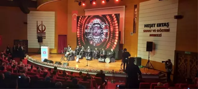Erzurumlu halk müziği sanatçısı Nurullah Akçayır'ın 41. sanat yılı özel konserine büyük ilgi