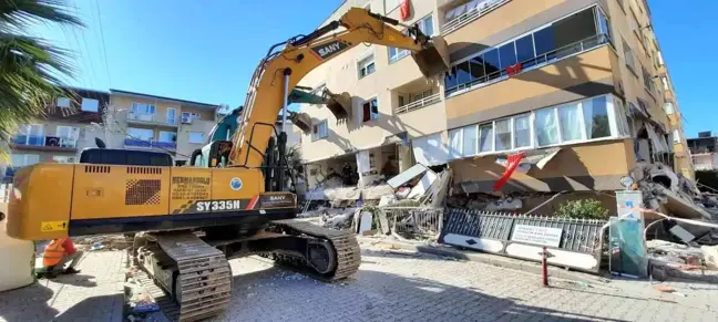 Depremde 10 kişinin enkaz altında kaldığı apartmanın davasında 'dosyalar birleştirilsin' talebi