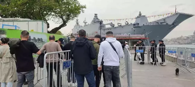 TCG Anadolu İstanbul Sarayburnu'nda yeniden ziyarete açıldı