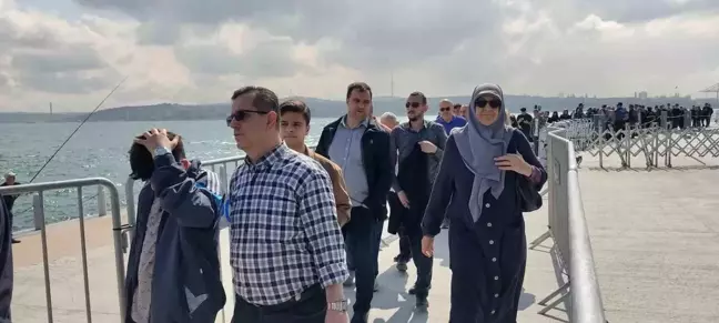 TCG Anadolu Gemisine vatandaşların yoğun ilgisi devam ediyor