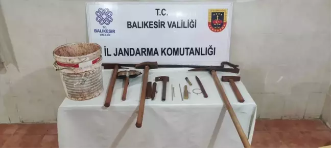 Balıkesir'de Kaçak Kazı Operasyonu: 2 Şüpheli Yakalandı