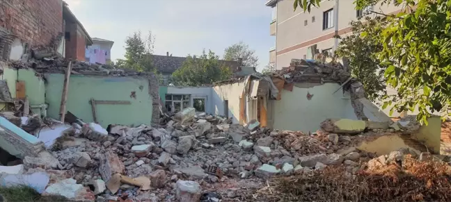 Tokat'ın Erbaa ilçesinde ev yıkımı sırasında bir kişi yaralandı
