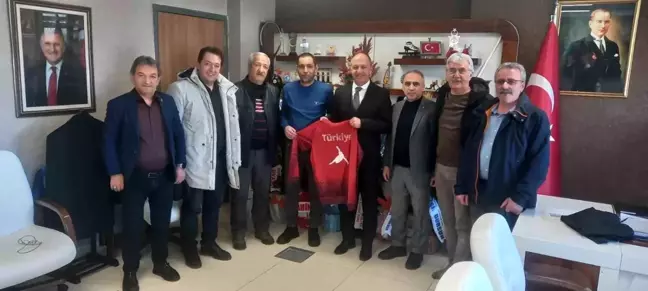 Türkiye Buz Pateni Federasyonu Yönetimi ve Spor Kulüpleri Erzurum İl Müdürü'nü Ziyaret Etti