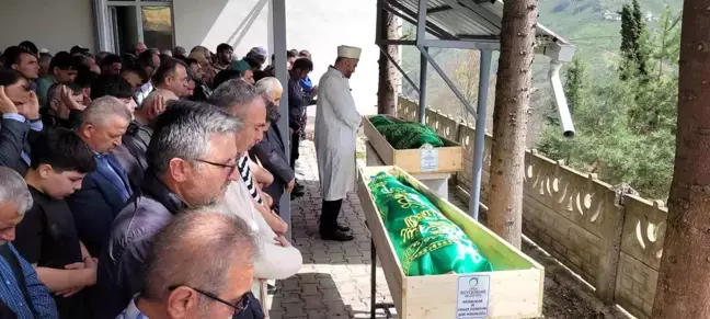 Ordu'da patpat kazasında hayatını kaybeden baba ve oğlu toprağa verildi