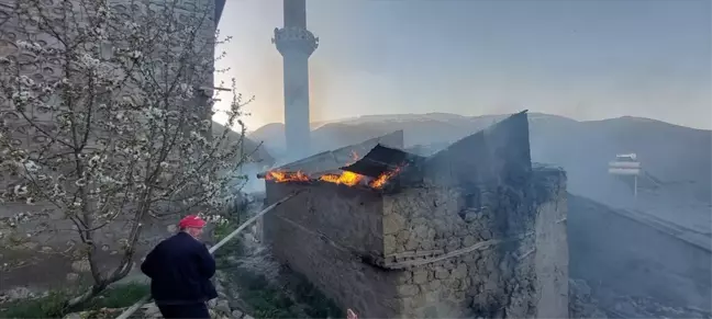 Tunceli'de camide çıkan yangın hasara neden oldu